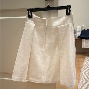 Black Halo Elegant White Textured Skirt